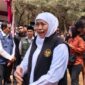 KUNJUNGAN. Gubernur Jawa Timur Khofifah Indar Parawansa saat melakukan kunjungan kerja di Pantai Slopeng, Kabupaten Sumenep, dengan membawa sejumlah program bantuan ekonomi, pelayanan kesehatan, dan dukungan sosial bagi masyarakat pesisir. (Efendi/Redaksi BBI/Sumenep)