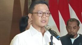 SAMBUTAN. Menko PMK, Sugiono, saat menyampaikan kebijakan pemerintah terkait pematangan skema pendidikan gratis dari PAUD hingga perguruan tinggi. (Istimewa/Redaksi BBI/Jakarta)