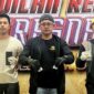 DI AMANKAN. Petugas Satresnarkoba Polresta Sumenep menunjukkan barang bukti sabu dan sejumlah perlengkapan yang diamankan dalam pengungkapan kasus narkotika di Kecamatan Saronggi. (Humas Polresta Sumenep/Redaksi BBI/Sumenep)