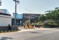 BANGUNAN. RS BHC Sumenep yang berlokasi di Jalan Jokotole, Lingkar Barat, Babbalan, Kecamatan Batuan, tampak dari arah depan. (Efendi/Redaksi BBI/Sumenep)