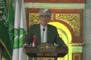 SAMBUTAN. Rais Aam PBNU KH Miftachul Akhyar saat membacakan ayat suci Al-Qur’an dalam acara Kick Off Hari Santri 2026 di Pondok Pesantren Sunan Bejagung, Tuban. Momen tersebut menuai kritik dari Gus Lilur terkait ketepatan pelafalan Surah Al-Fath ayat 29. (Istimewa/Redaksi BBI/Tuban)