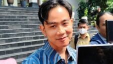 KONFIRMASI. Wakil Presiden Gibran Rakabuming Raka saat diwawancarai awak media dalam sebuah kesempatan beberapa waktu lalu. (Istimewa/Redaksi BBI/Politik)