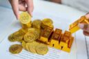 ILUSTRASI. Perdagangan emas dan transaksi emas fisik secara digital berdasarkan prinsip syariah. DSN-MUI menyosialisasikan fatwa terbaru untuk menjadi pedoman bagi pelaku usaha dan industri keuangan dalam menjalankan bisnis emas sesuai ketentuan syariah. (Istimewa/Redaksi BBI/Jakarta)