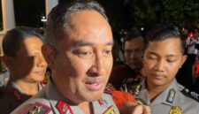 WAWANCARA. Kapolri Jenderal Polisi Suyudi Ario Seto menyampaikan perkembangan penanganan kasus kebakaran hutan dan lahan (karhutla), dengan menetapkan 11 korporasi sebagai tersangka, termasuk tiga perusahaan berstatus penanaman modal asing (PMA). (Istimewa/Redaksi BBI/Jakarta)