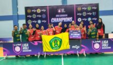 BERLAGA. Tim bola voli putri Universitas PGRI Sumenep (UPI Sumenep) berhasil mengamankan posisi ketiga dalam Liga Voli Mahasiswa (LVM) 2026 Seri Surabaya. (Istimewa/Redaksi BBI/Sumenep)